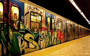 train with street graffitis HD wallpaper