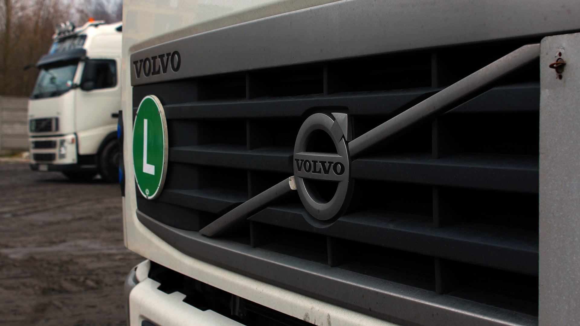 white Volvo vehicle, trucks, logo, Volvo, Volvo FH