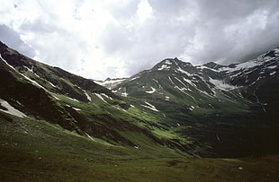 green snow mountain during daytime, nur
