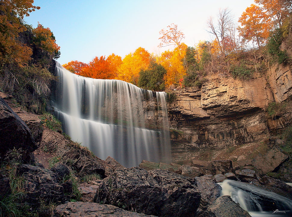 waterfalls in mountain HD wallpaper