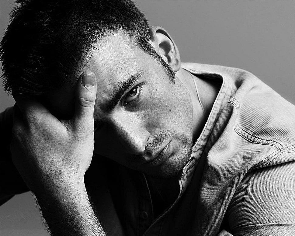 Chris Evans grayscale photo HD wallpaper