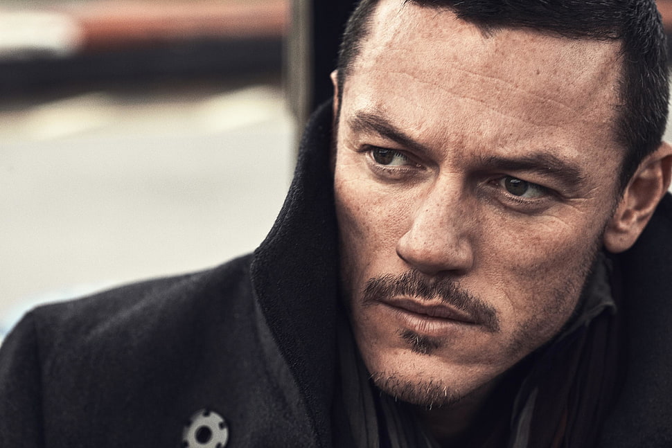 man in black coat HD wallpaper