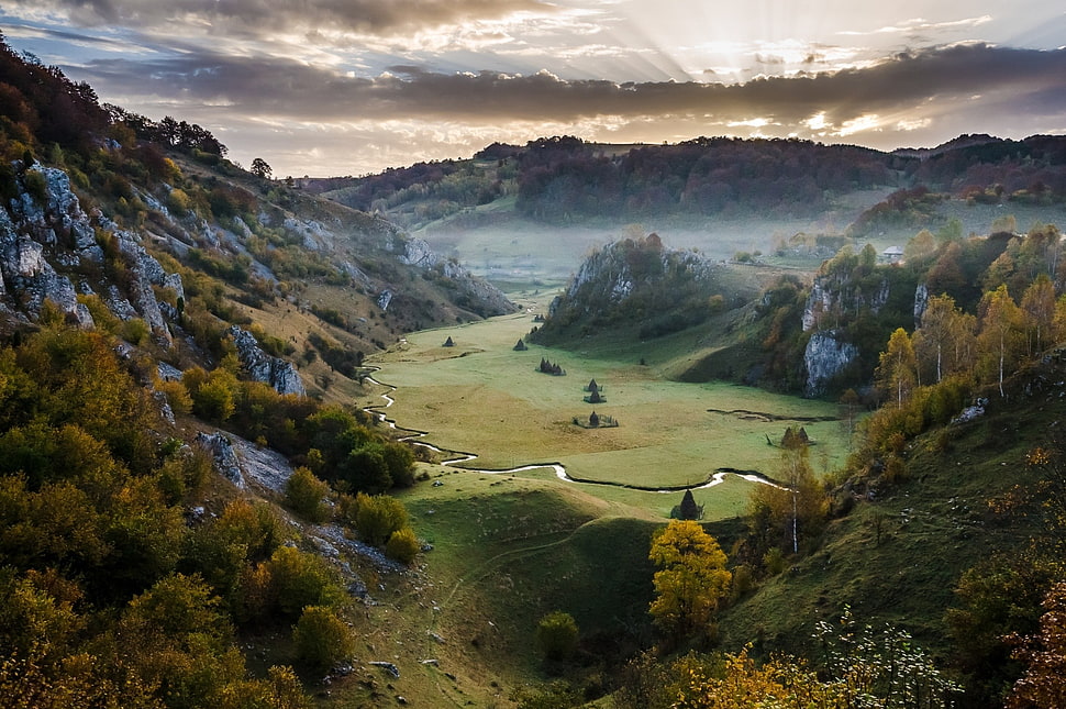 green mountains HD wallpaper