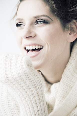 woman smiling HD wallpaper