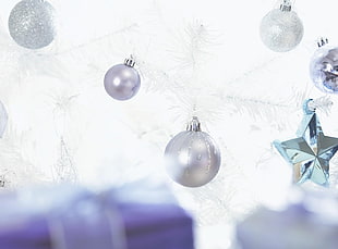 selective focus photography of gray baubles HD wallpaper
