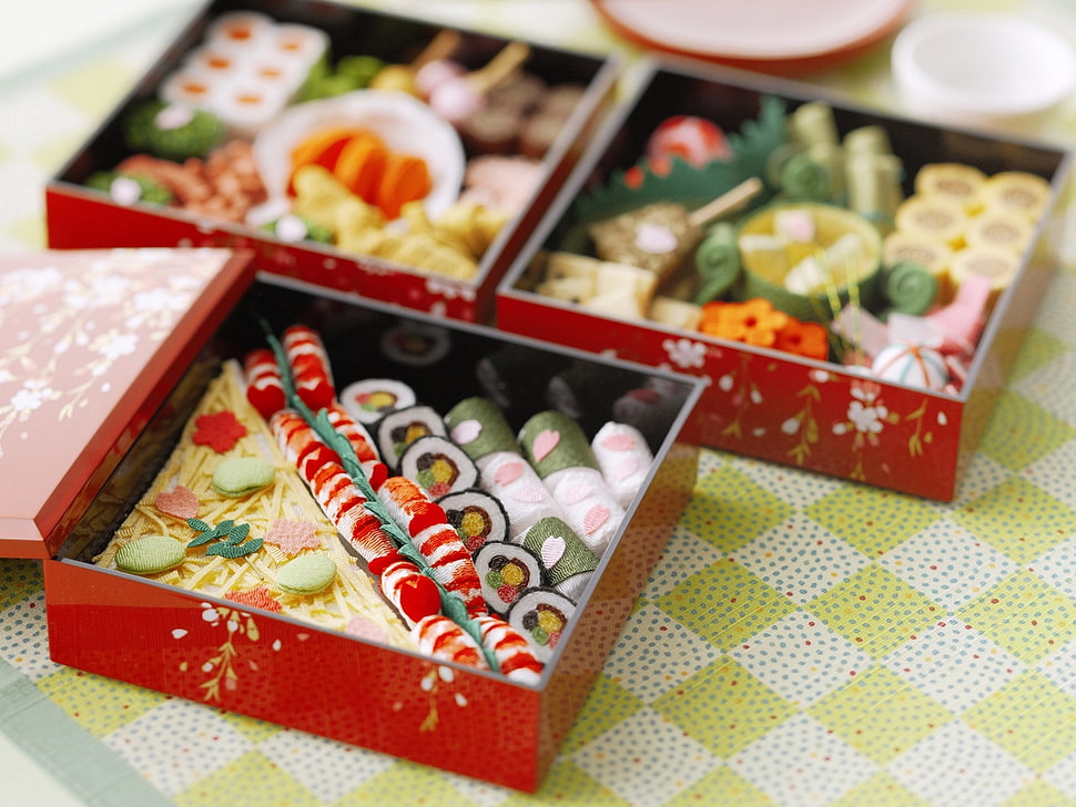 cooked food in box HD wallpaper