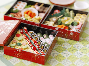 cooked food in box