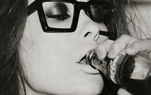 woman drinking coca-cola photo HD wallpaper