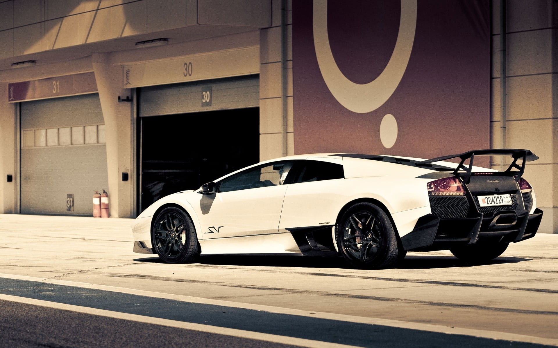 White Lamborghini Huracan HD wallpaper | Wallpaper Flare