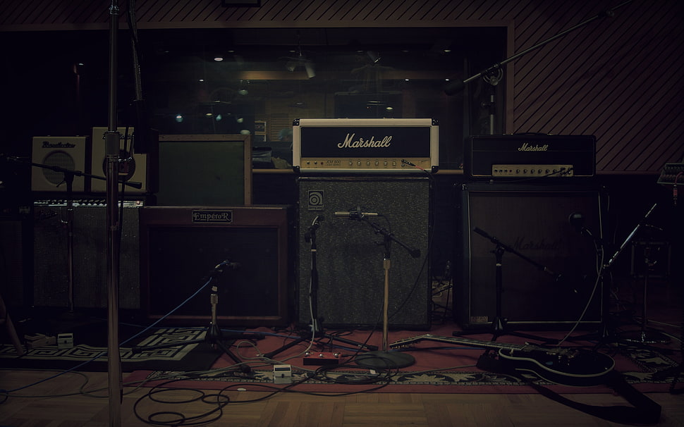 black Marshall  guitar amplifier and speakers HD wallpaper