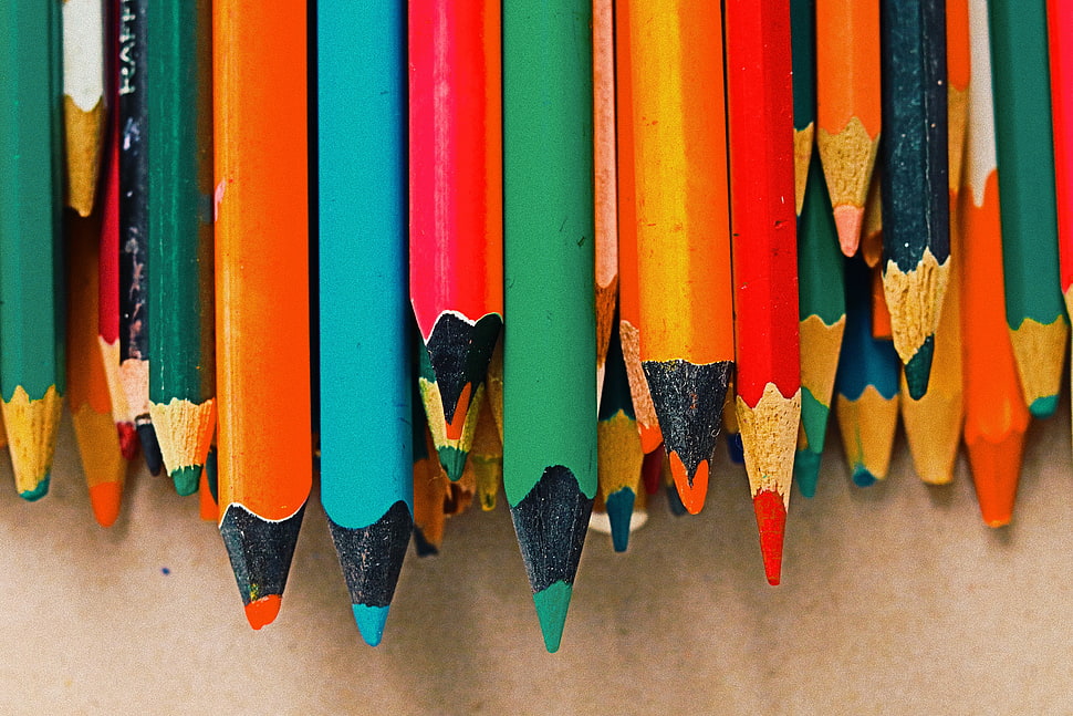 assorted color pencil lot HD wallpaper