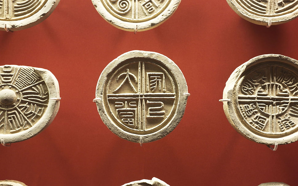 kanji carved decors HD wallpaper