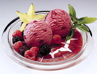 Strawberry Ice Cream set HD wallpaper