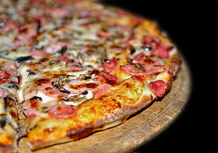 ham and cheese pizza HD wallpaper