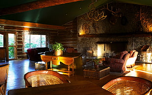rectangular brown wooden table, cabin, house, interior design HD wallpaper