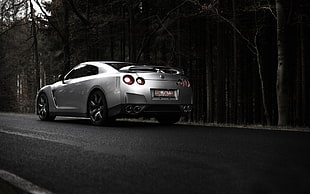 black and gray car stereo, Nissan GT-R