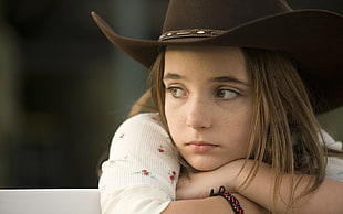 girl with brown cowboy hat HD wallpaper
