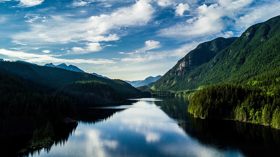river and green mountains HD wallpaper