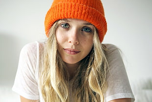 men's orange knit cap, Elizabeth Olsen , orange, blonde, beanie