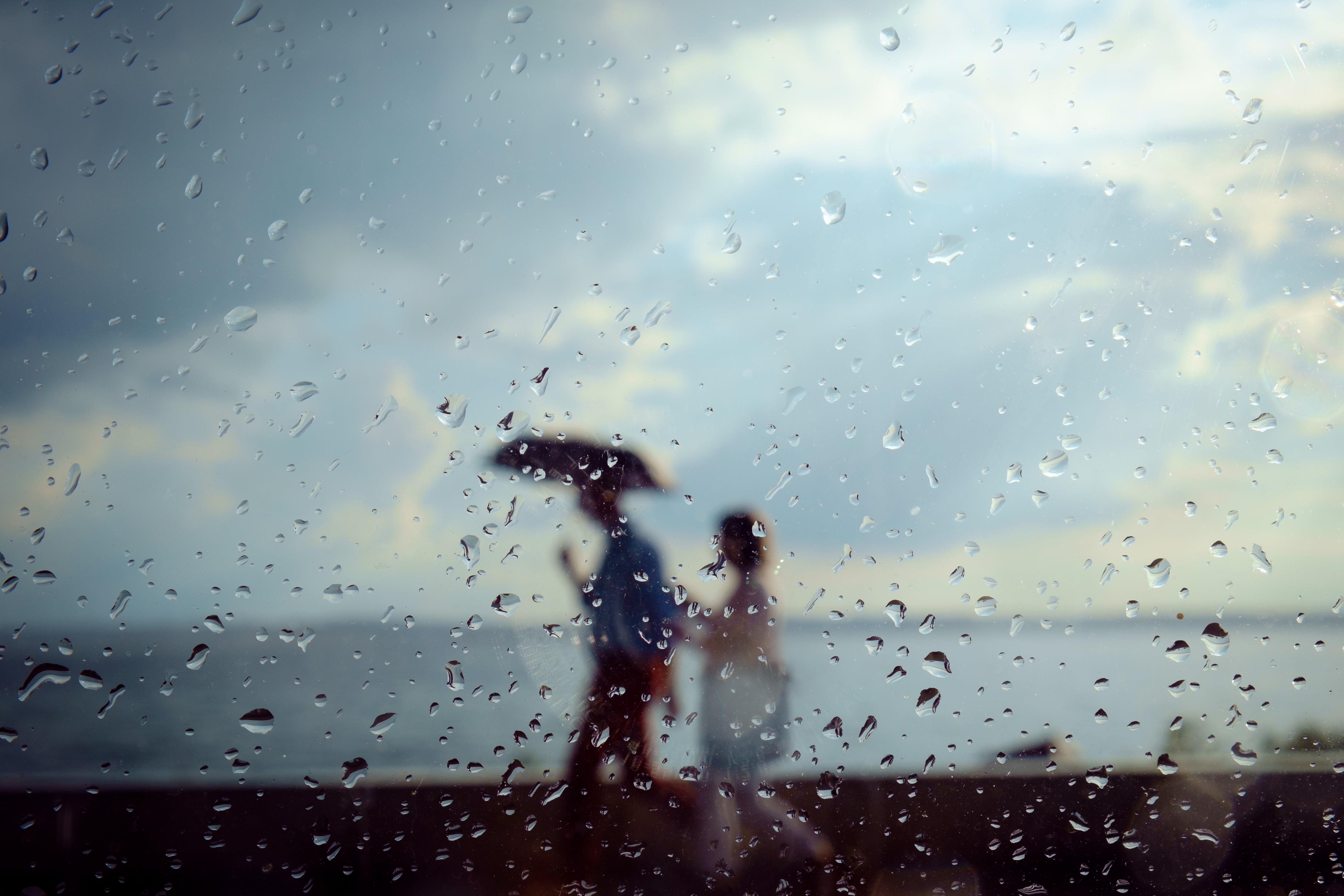 Rain it up 2. Дождь на море. Море под дождем. Дождь лето море. Дождливое море.
