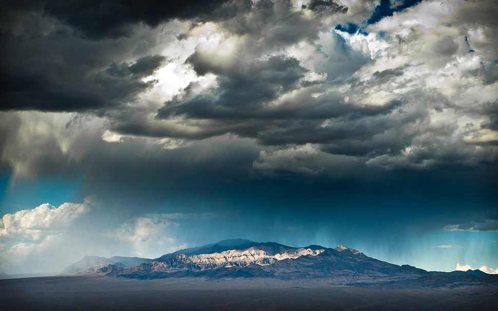overcloud over mountain during daytime HD wallpaper