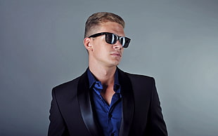 man wearing blue inner top with black blazer HD wallpaper