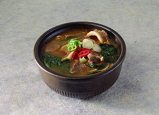 brown ceramic bowl with brown soup HD wallpaper