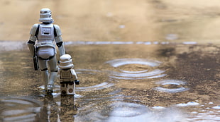 Star Wars Storm trooper action figure and minifig, Star Wars, stormtrooper, LEGO, rain HD wallpaper