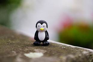 penguin plastic toy, Penguin, Toy, Figurine HD wallpaper
