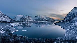 lake surrounded by mountains, mountains, lake, winter, sky