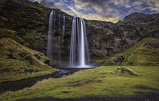 green and brown waterfalls photo HD wallpaper