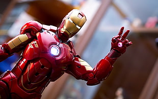 Iron Man Action figure HD wallpaper