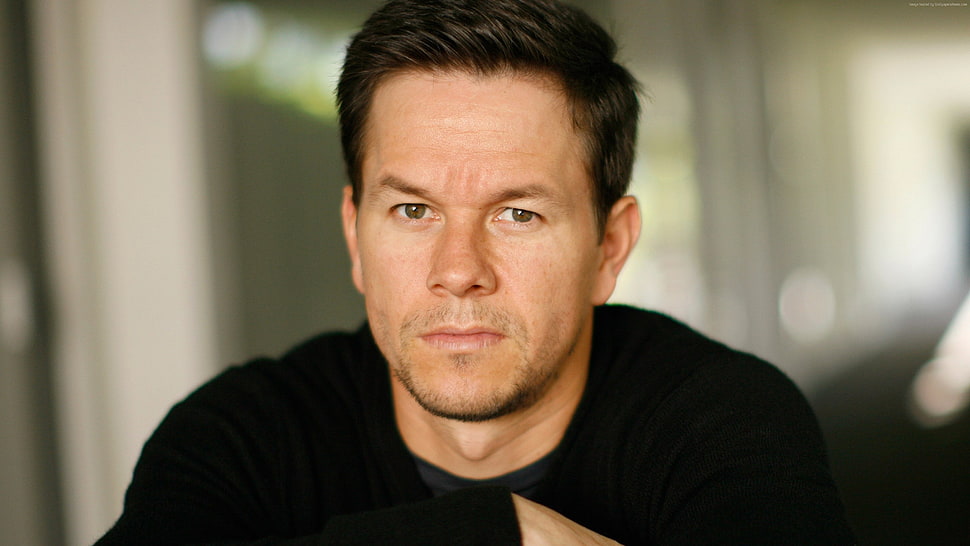 photo of Mark Wahlberg wearing black top HD wallpaper