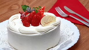 selective focus photograph of Strawberry cake