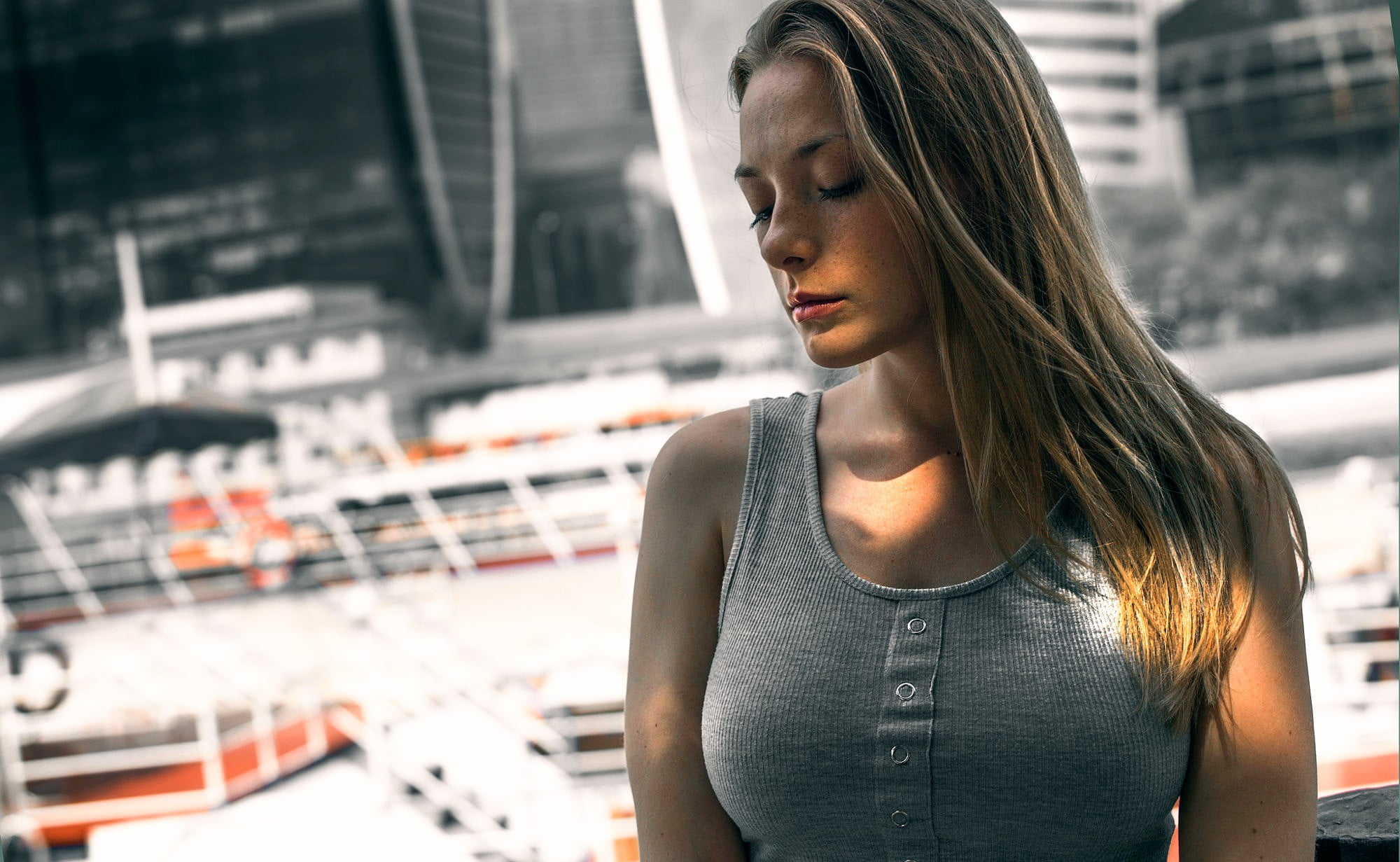 women's grey tank top, women outdoors, big boobs, women, long hair