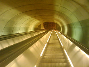 photo of escalator under subway HD wallpaper