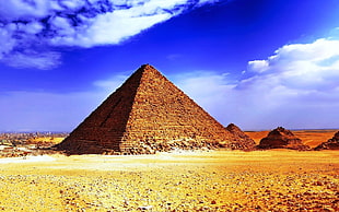 Pyramid of Giza, Egypt HD wallpaper