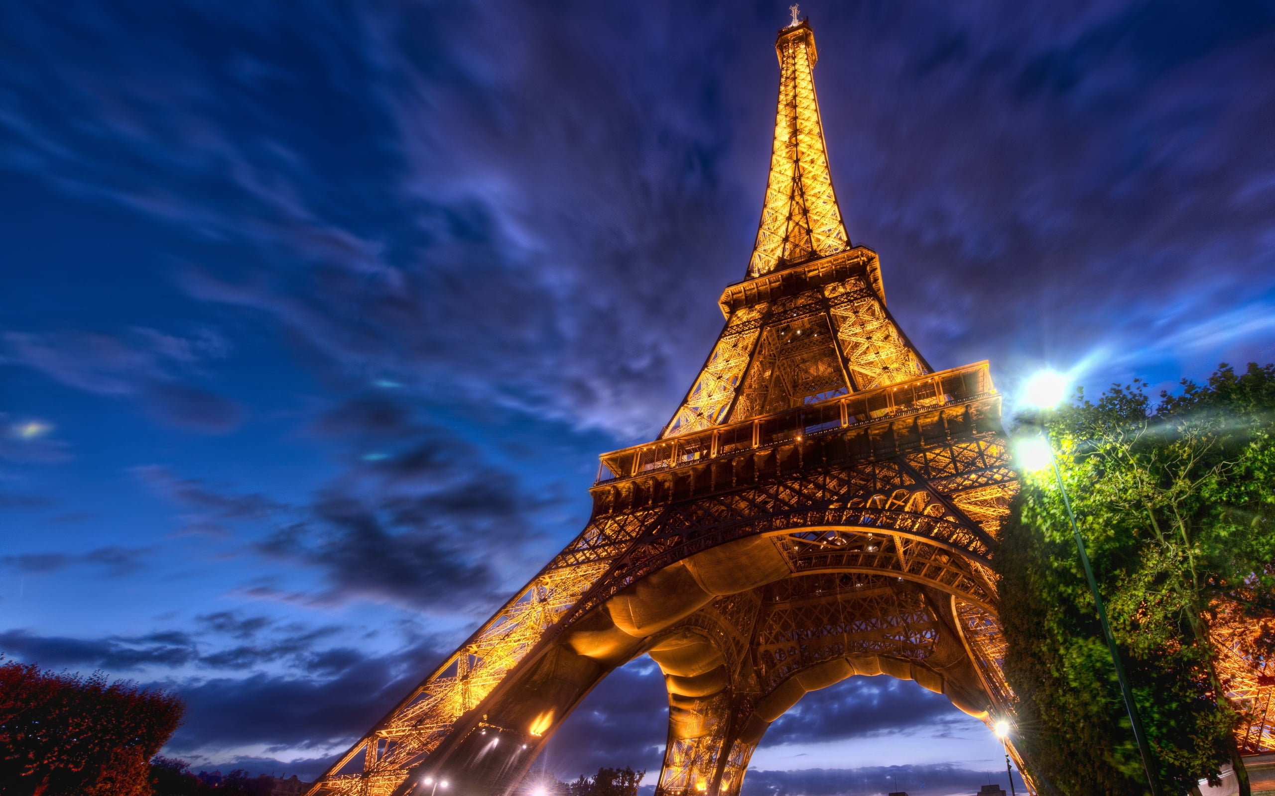 Eiffel Tower at nighttime HD wallpaper | Wallpaper Flare