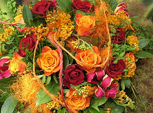 red and orange rose bouquet