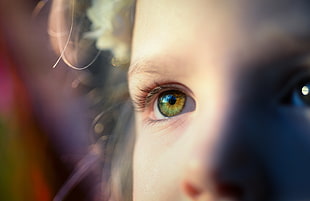 girls green and yellow eyes HD wallpaper