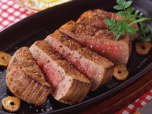 medium rare steak on plate HD wallpaper