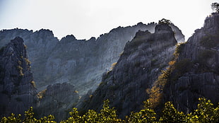 mountain during daytime HD wallpaper