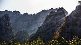 mountain during daytime