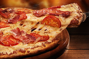 baked pizza on wooden tray HD wallpaper